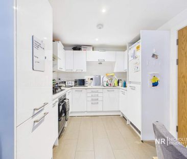 3 bedroom semi-detached house to rent - Photo 6