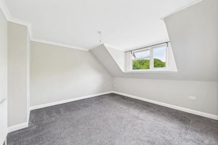 5 bedroom end of terrace house to rent - Photo 3