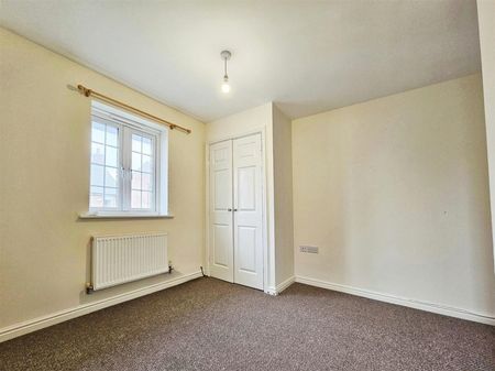 3 Bedroom House to Rent in Thistle Drive Desborough, Northants, NN14 - Photo 4