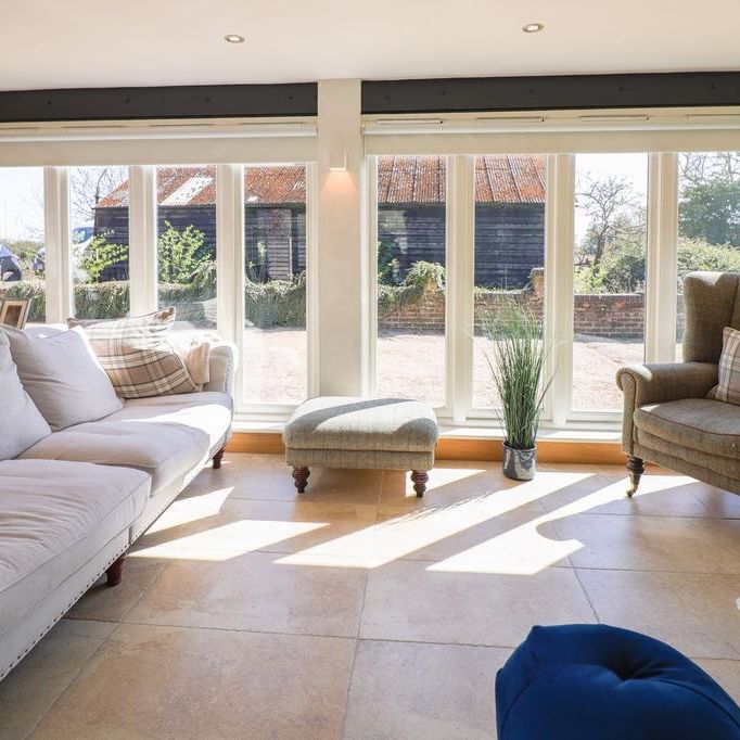 3 bedroom barn conversion to rent - Photo 1