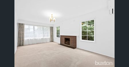 CHARM, SPACE AND CONVENIENCE ALL IN ONE! - Photo 4