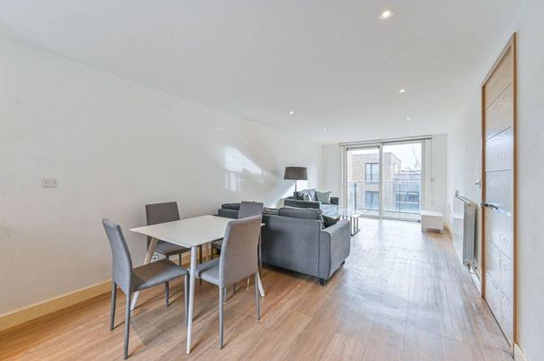 2 bedroom flat to rent - Photo 1