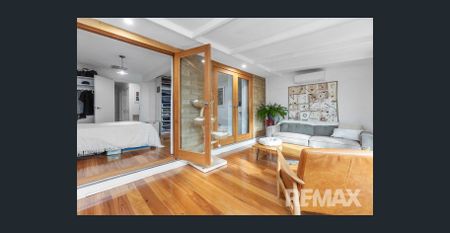 A Light-Filled Home - Photo 4