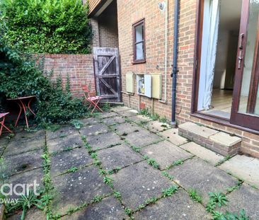 Studio to rent - Photo 6