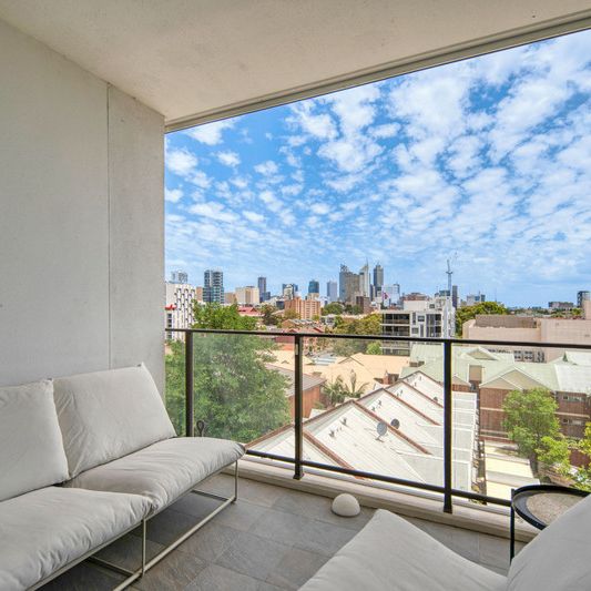 ENJOY A LIFE AT THE CENTRE OF IT ALL IN A MODERN APARTMENT - Photo 1