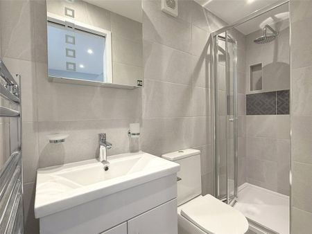 Maisonette to rent - Photo 3