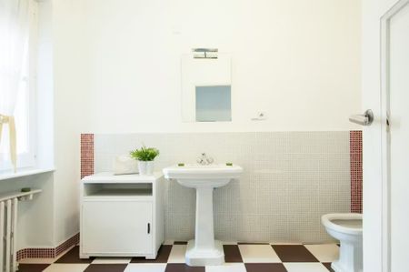 Plaza de Manuel Becerra, Madrid, Community of Madrid 28028 - Photo 4