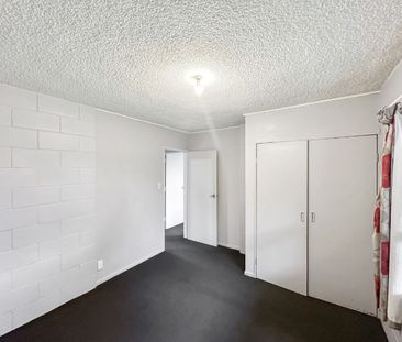 Easy living on Miro St - Photo 3
