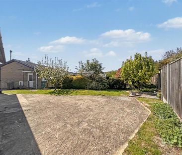 2 bedroom bungalow to rent - Photo 2