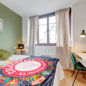 LACASSAGNE Roommate 4 Bedrooms at Lyon 3e - Photo 2