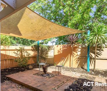 1/2 Earle Place, Page ACT 2614 - Townhouse For Rent | Domain - Photo 1