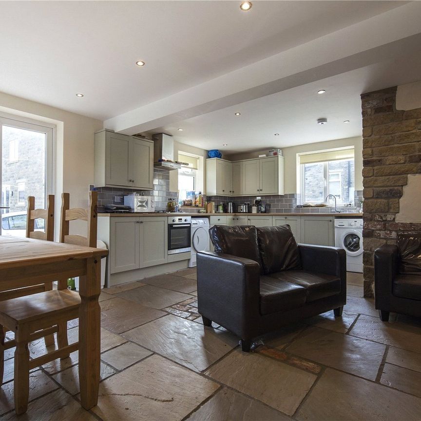 8 Highfields, Huddersfield, HD1 - Photo 1