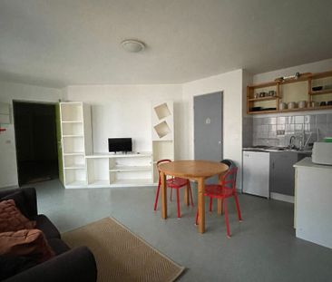 Location Appartement 1 pièce 32m² - Photo 3