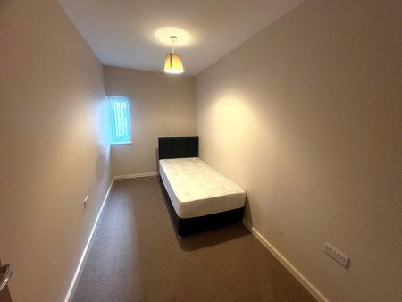 2 bedroom ground floor flat to rent - Photo 3