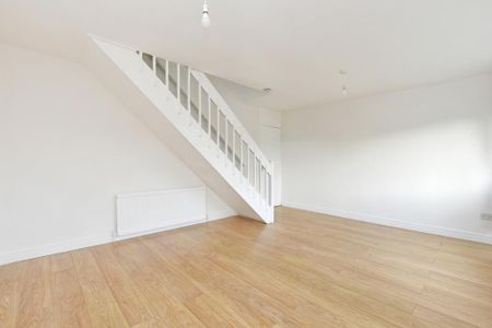 3 bedroom detached house to rent - Photo 4