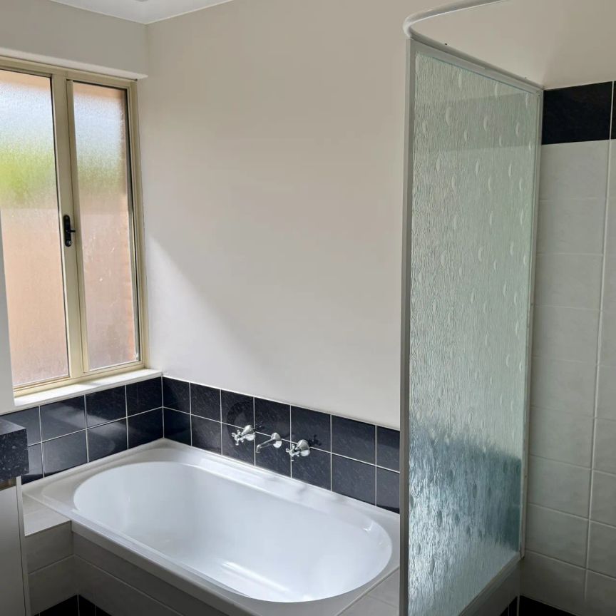 11 Talbot Road, - Photo 1