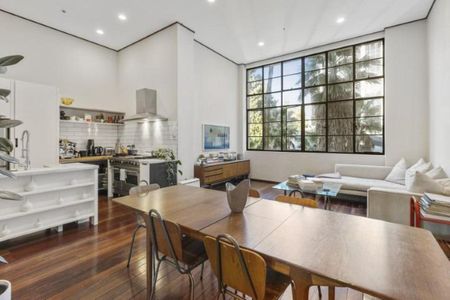 Beautifully Presented Character Apartment - Photo 5