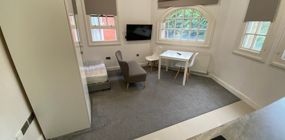 Studio to rent - Photo 2