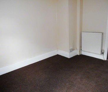 4 bedroom terraced house to rent - Photo 3