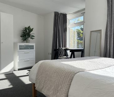 4 bedroom terraced house to rent - Photo 1