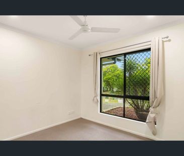 5 Mulcahy Crescent, Eimeo, Qld 4740 - Photo 2