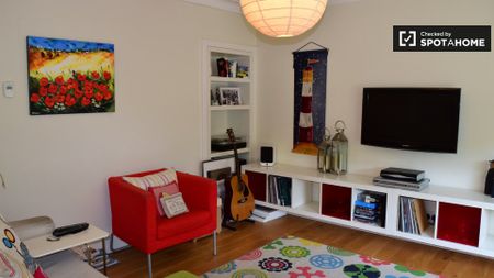 Interior room in 5-bedroom apartment in Rathfarnham, Dublin - Photo 2