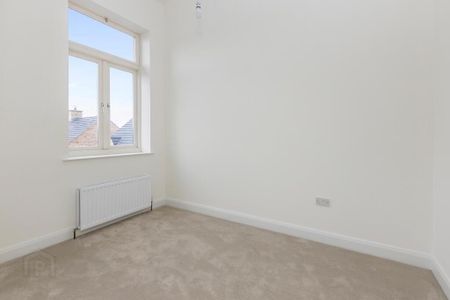 Apartment 6 35 College Green, College Avenue, Bangor, BT20 5FA - Photo 2