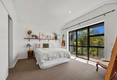 ALBANY - One Bedroom Apartment Opposite Pinehurst School! - Photo 2