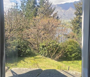 4 Bedroom, 2 Bathroom Home in Queenstown - Photo 5