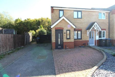 3 bedroom semi-detached house to rent - Photo 2