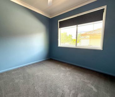 Immaculate Home with Modern Comfort - Photo 6