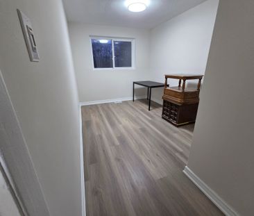 For Lease - 49 Elmvale Crescent, Toronto, Ontario - Photo 4