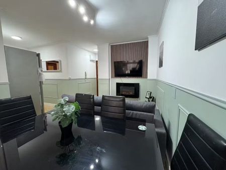 Plaza Villafranca de los Barros, Madrid, Community of Madrid 28034 - Foto 3