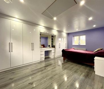 5 bedroom detached house to rent - Photo 3