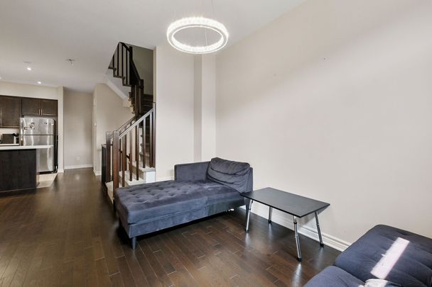 For Lease - 22 STOCKHOLM Private, Blossom Park - Airport and Area, Ontario - Photo 1