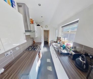 4 bedroom house to rent - Photo 1