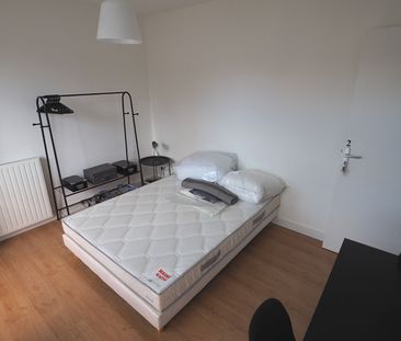 Location Appartement 5 pièces 10m² - Photo 4
