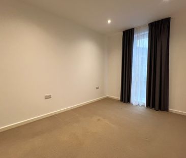 Garfield Road, Addlestone, Surrey, KT15 - Photo 5