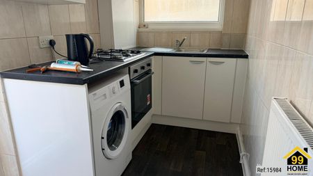 3 bed Flat in 1A Kingston Road , South Wimbledon, SW19 1JX - Photo 4