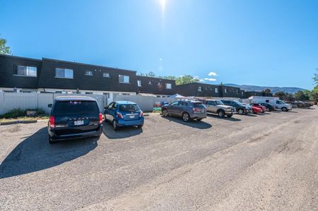 Ellis Creek Townhouses - Photo 4