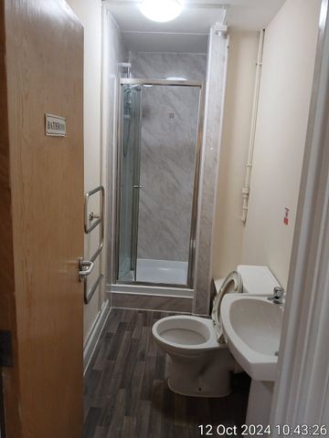 Student Properties to Let - Photo 3