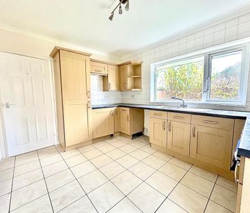 2 bedroom bungalow to rent - Photo 3