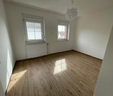 In ruhiger Wohnlage mit Balkon: Großzügige, helle 4 Zimmer-Wohnung in Biebertal, Am Mühlberg 6 - Photo 5