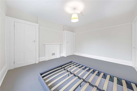 Two bedroom apartment set within a period conversion in the heart of St John's Wood - Photo 4