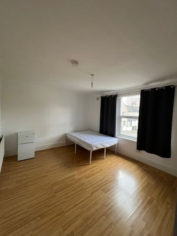 Room in a Shared House, Leggatt Road, E15 - Photo 2