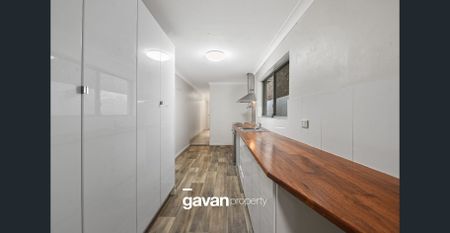 Three bedroom terrace in vibrant location - Photo 4