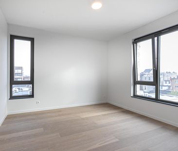 Appartement te huur in Antwerpen met 3 slaapkamers - Photo 2