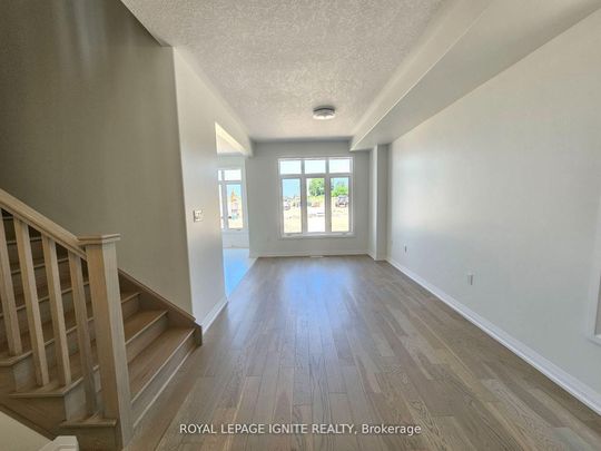 For Lease - 61 Copperhill Heights, Barrie, Ontario - Photo 1