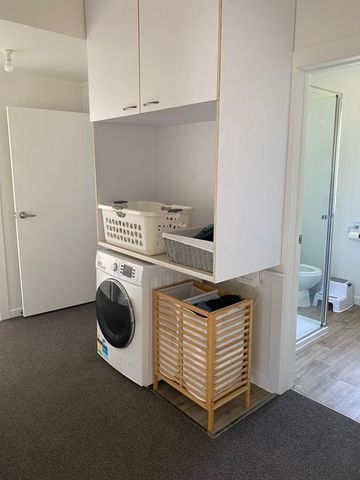 Modern 4BR Marewa Retreat w/ Deck & A/C - Photo 5