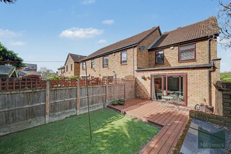 3 bedroom end of terrace house to rent - Photo 5
